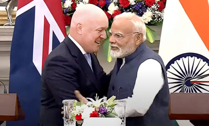 Prime Ministers Christopher Luxon and Narendra Modi greeting