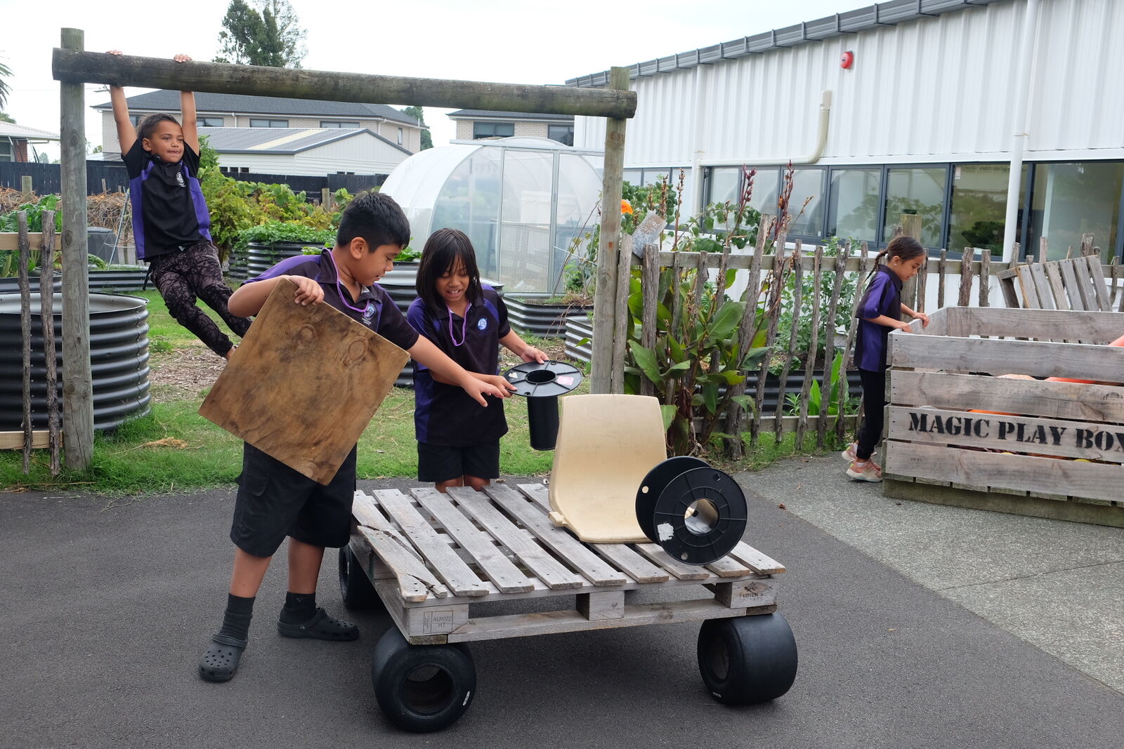 12352113 E3F6 4FCE BC32 3FD574DBE4C1 2252 000000CE45D84673 Medium